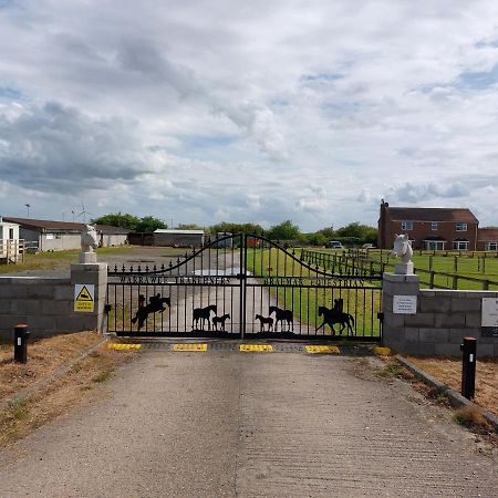 Отель Braemar Equestrian, East Riding Of Yorkshire Burton Pidsea Экстерьер фото